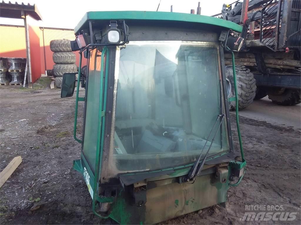 Timberjack 1710d 駕駛室與內部