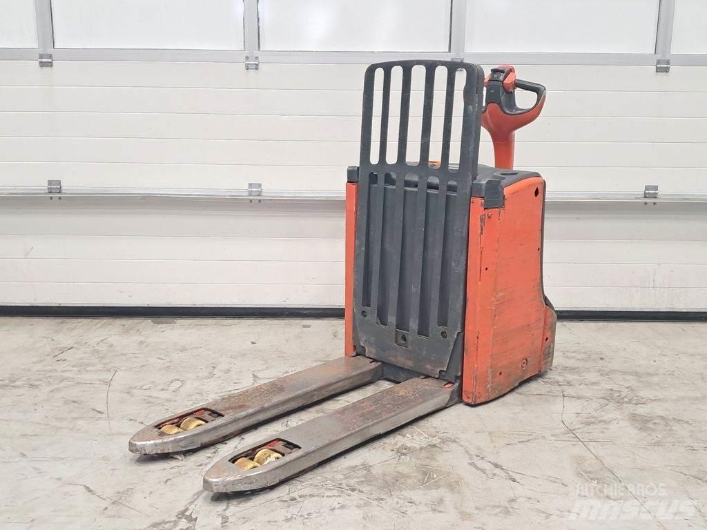 Linde T16L 手拉式油壓拖板車