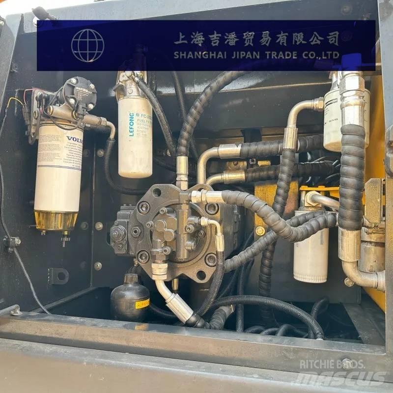 Volvo EC 240 履帶式 挖土機/掘鑿機/挖掘機