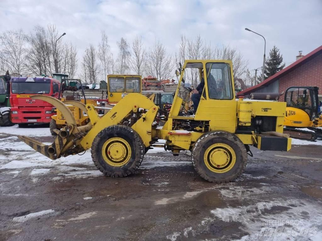  Ł 200 Ładowarka 輪胎式裝載機