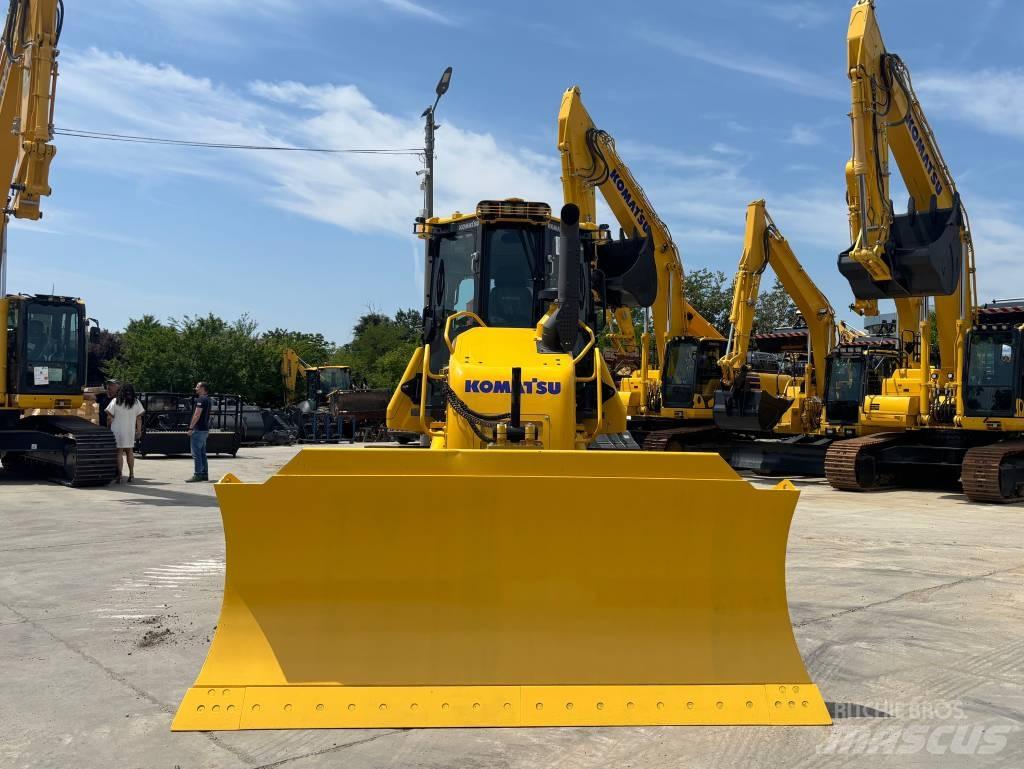 Komatsu D61EX-24E0 履帶推土機