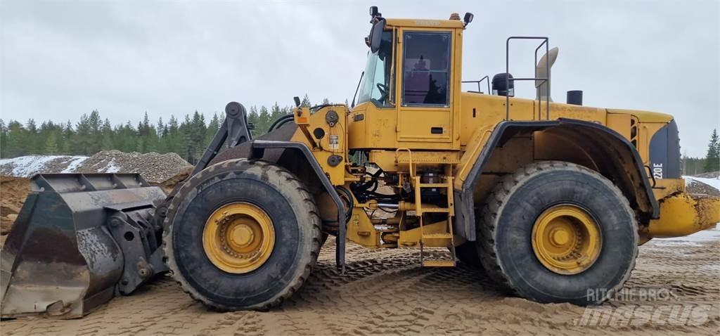 Volvo L220E 輪胎式裝載機