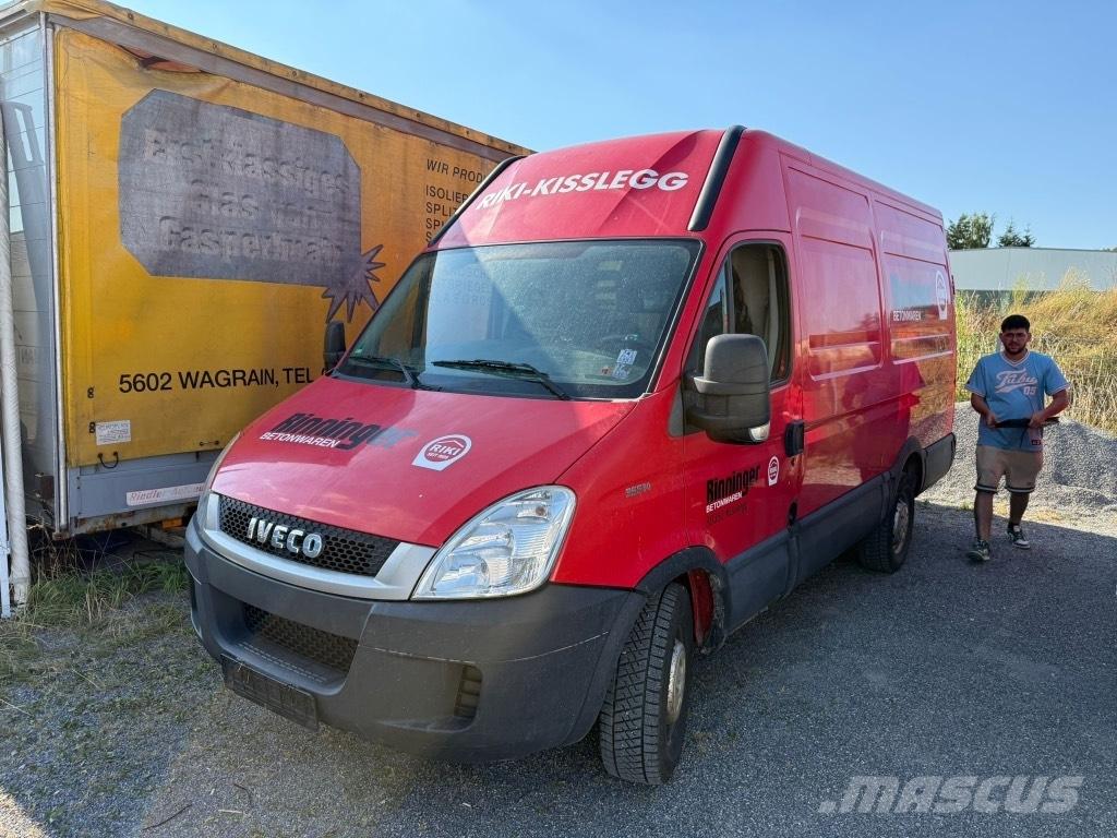 Iveco Daily 35 S14 廂式貨物運輸車