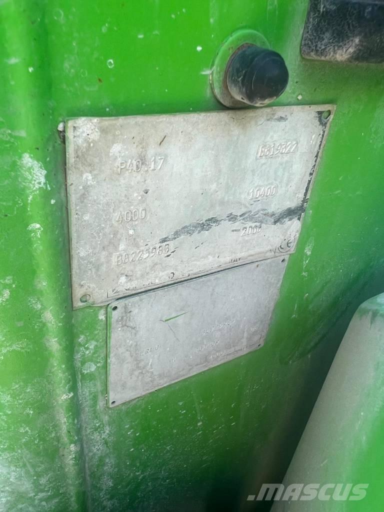 Merlo P 40.17 伸縮臂操作車