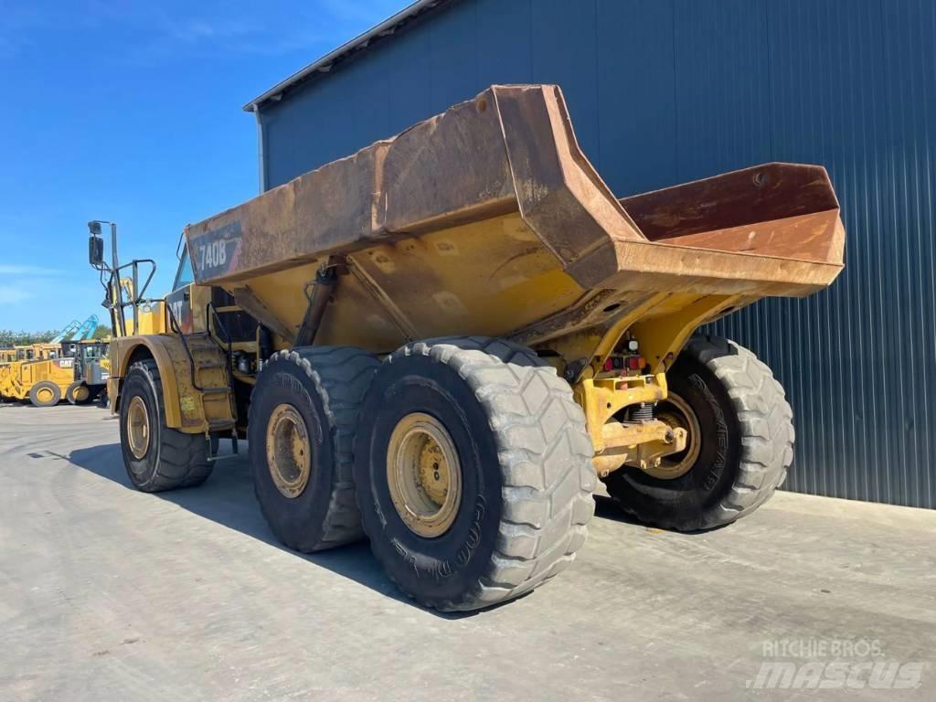 CAT 740B 鉸接式起吊車