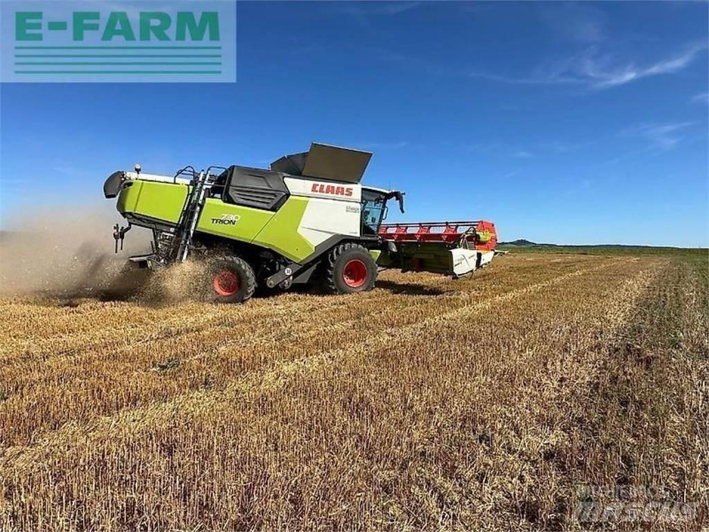 CLAAS trion 730 聯合收穫機