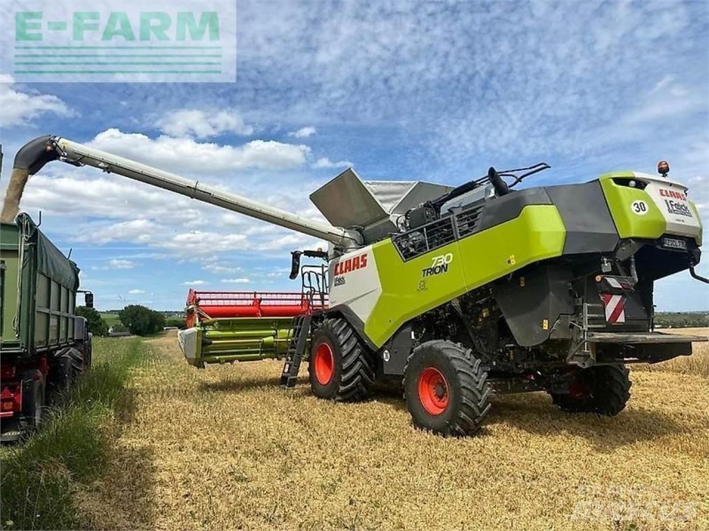 CLAAS trion 730 聯合收穫機