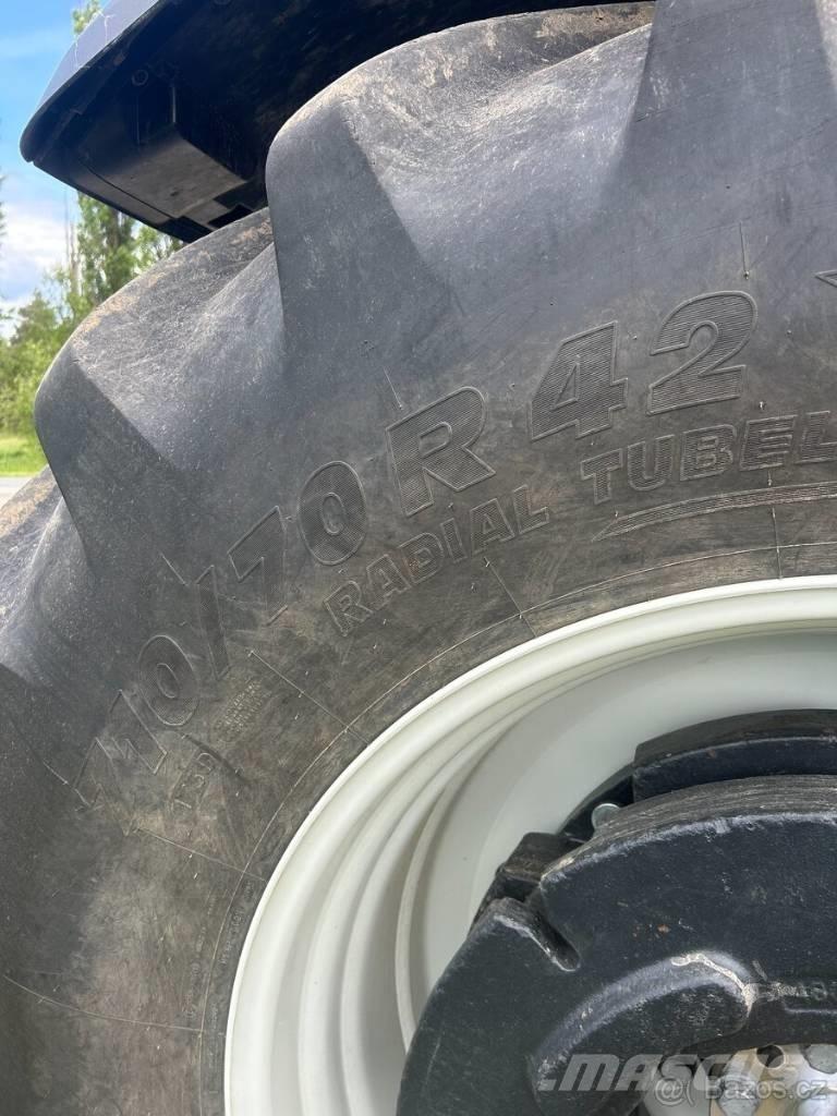 Steyr Absolut CVT 曳引機