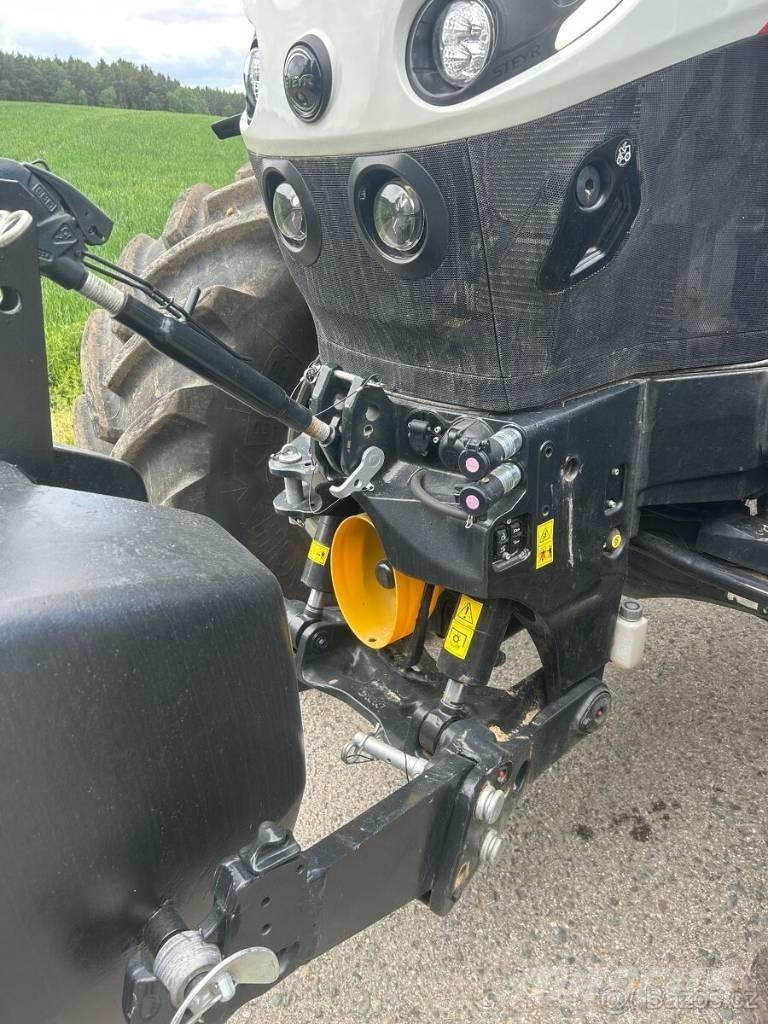Steyr Absolut CVT 曳引機