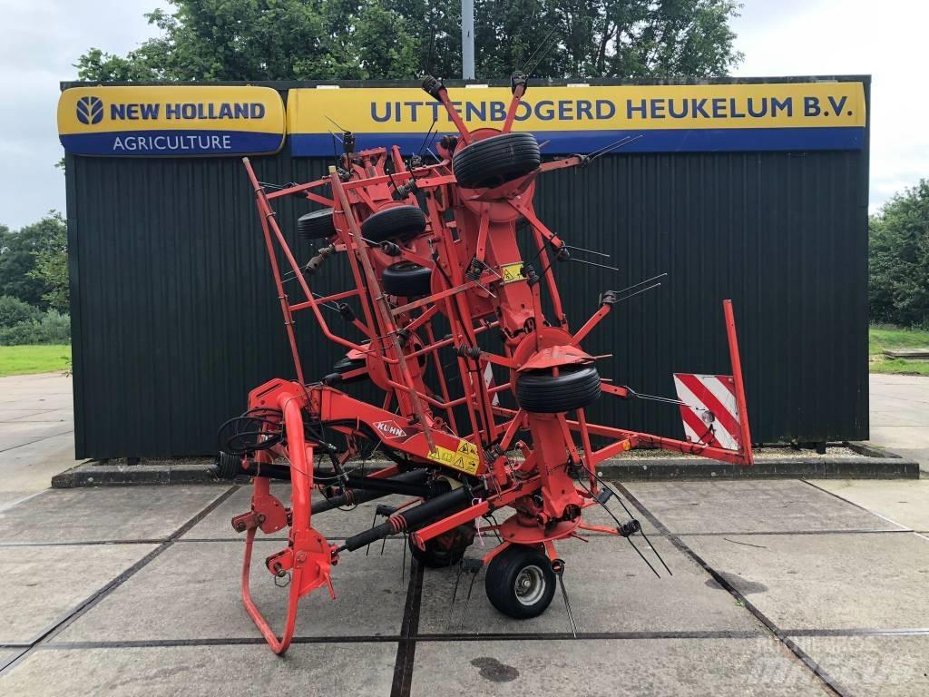 Kuhn GF 8702 耙與翻草機
