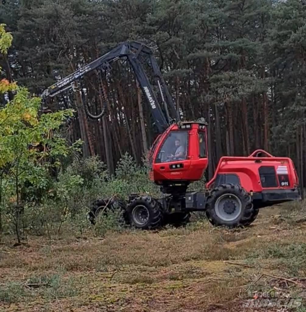 Komatsu 911.6 收穫機