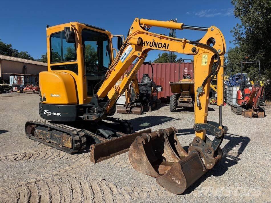 Hyundai R25Z-9 AK 小型挖土機/掘鑿機<7t(小型挖掘機)