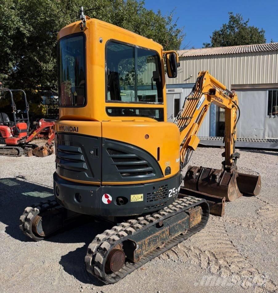 Hyundai R25Z-9 AK 小型挖土機/掘鑿機<7t(小型挖掘機)