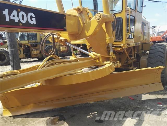 CAT 140 G 平土機