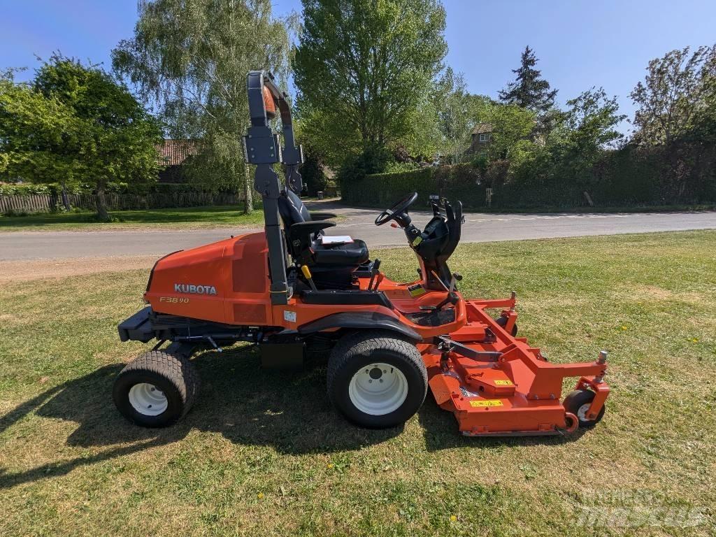 Kubota F 3890 騎乘式割草機
