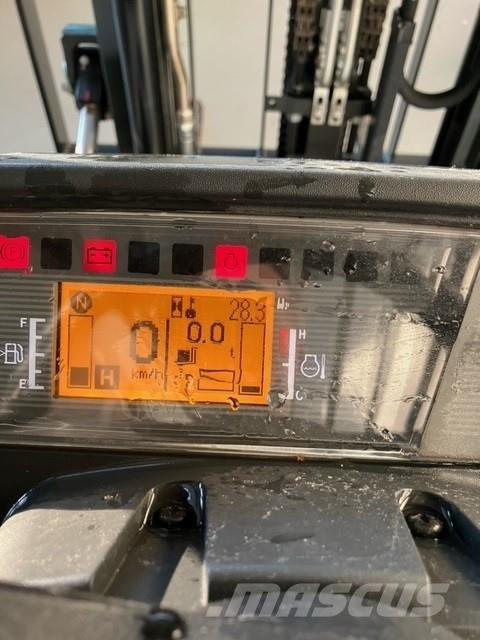 Mitsubishi FD25N3 柴油卡車