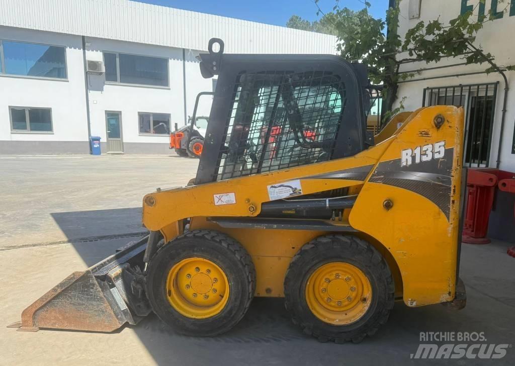 Gehl R 135 滑移轉向裝載機