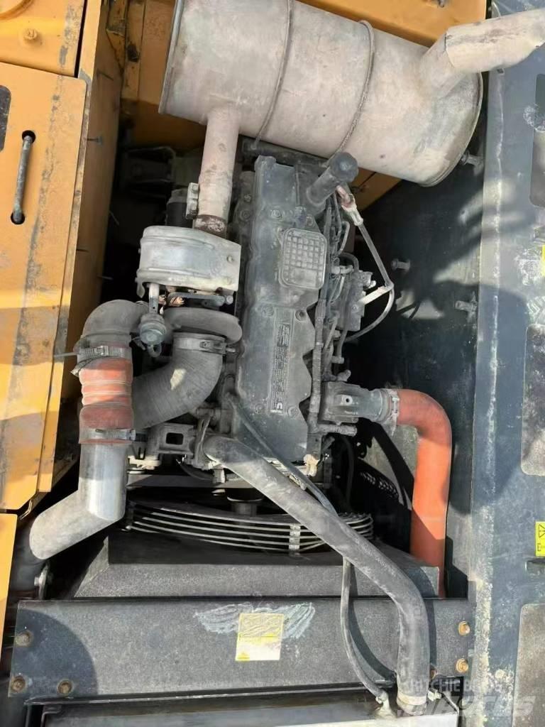 Hyundai 215VS 履帶式 挖土機/掘鑿機/挖掘機