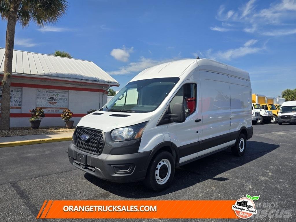 Ford Transit 250 廂式貨物運輸車