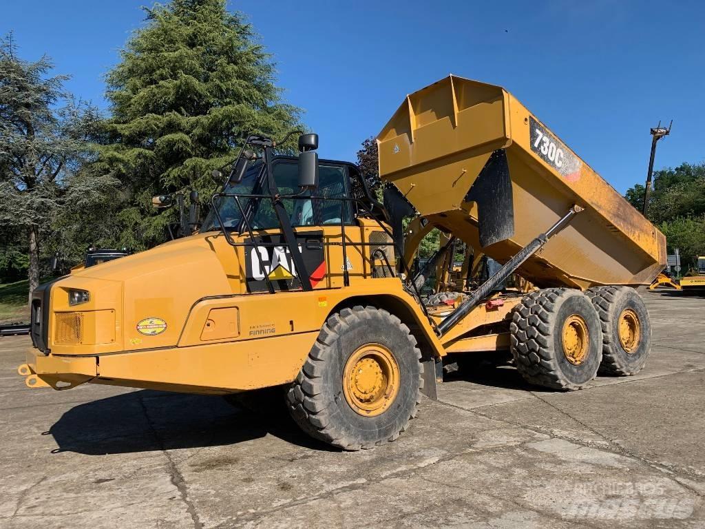 CAT 730 C 鉸接式起吊車