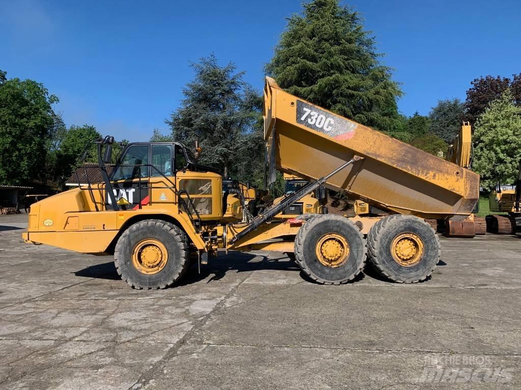 CAT 730 C 鉸接式起吊車