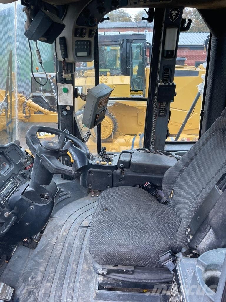 CAT 972H 輪胎式裝載機