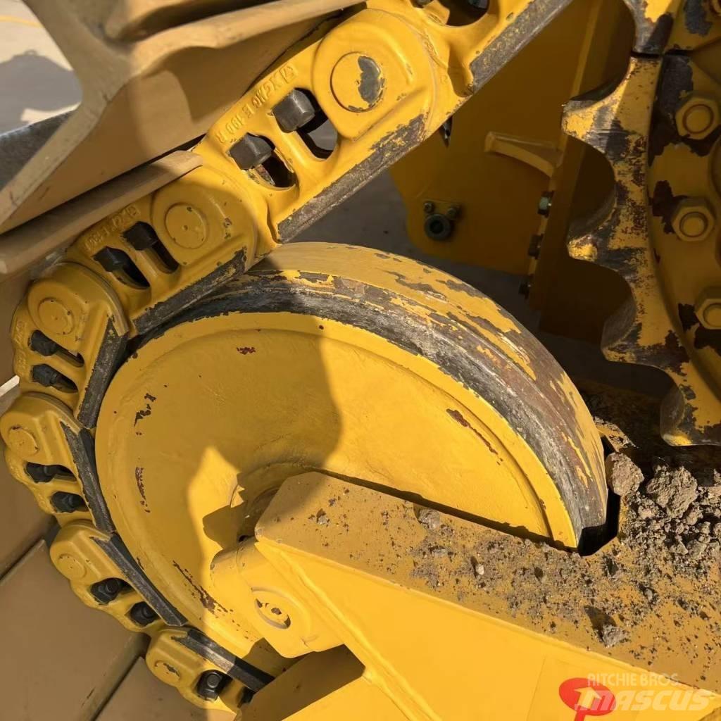 CAT D 8 R 履帶推土機