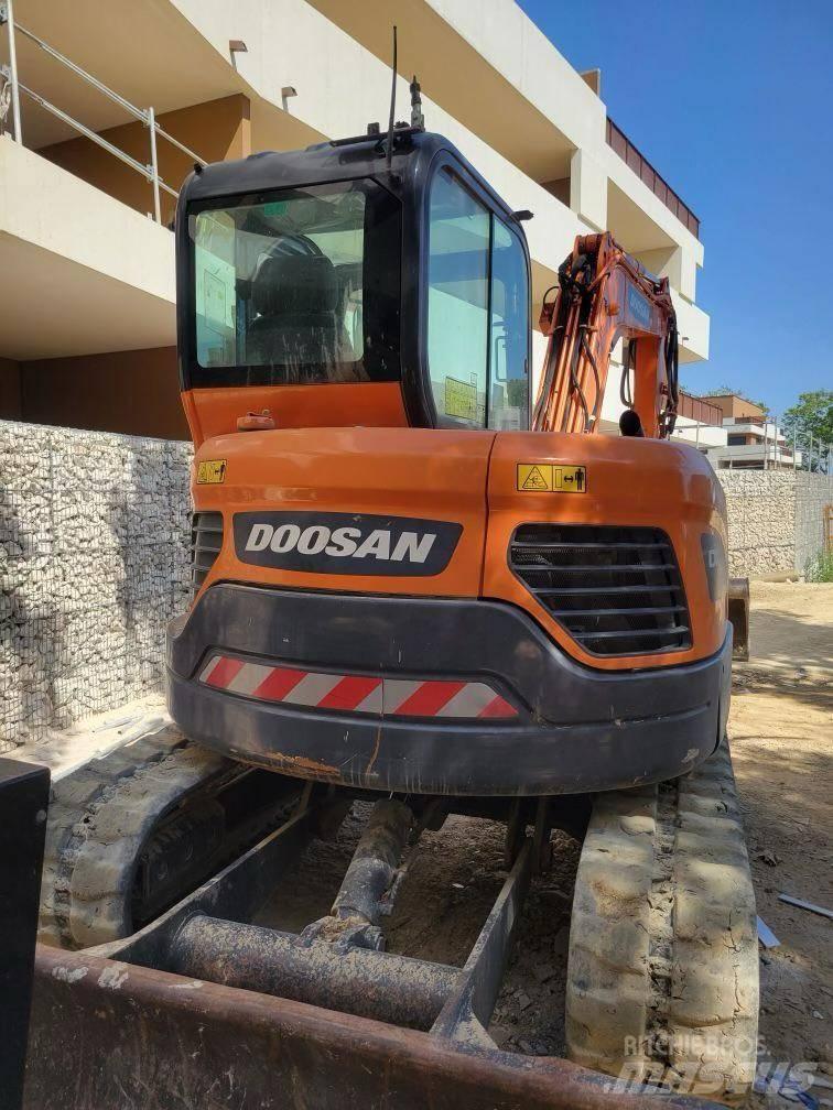 Doosan DX 62 R-3 小型挖土機/掘鑿機<7t(小型挖掘機)