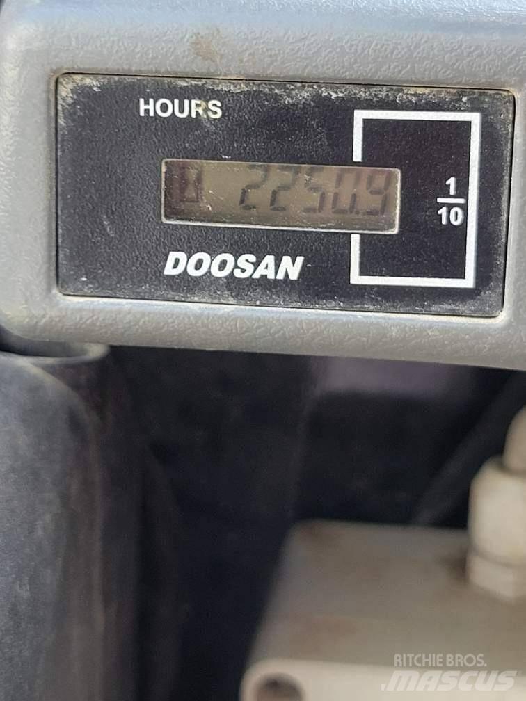 Doosan DX 62 R-3 小型挖土機/掘鑿機<7t(小型挖掘機)