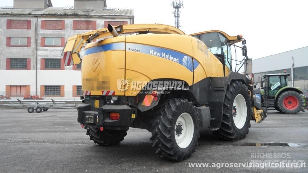New Holland FR 9060 自走式飼料採集機