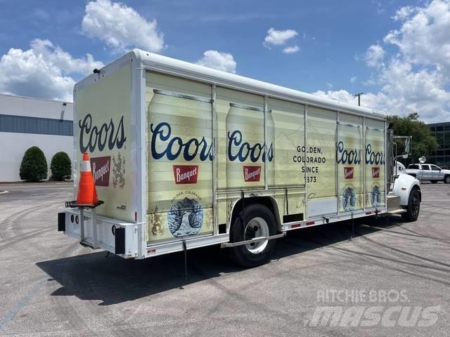 Peterbilt 337 飲料運輸卡車