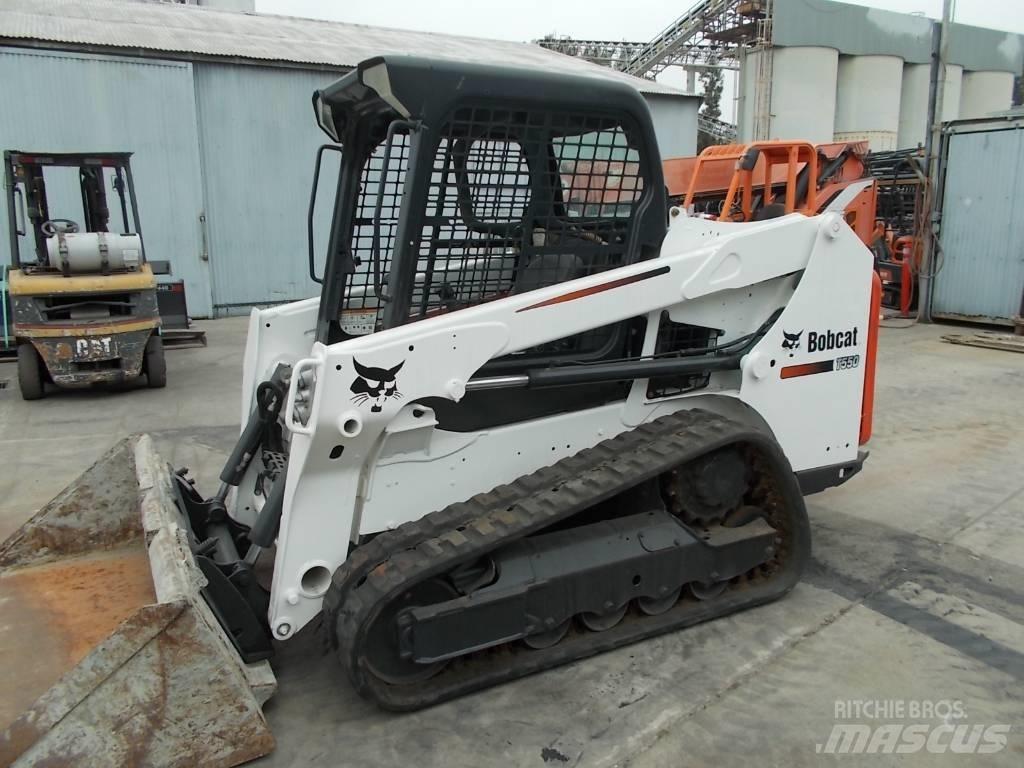 Bobcat T550 滑移轉向裝載機