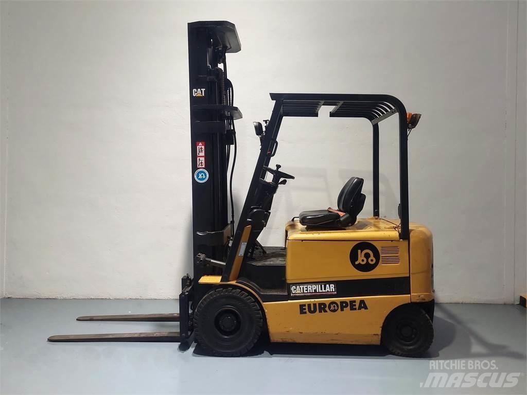CAT EP25K PAC 電動堆高機