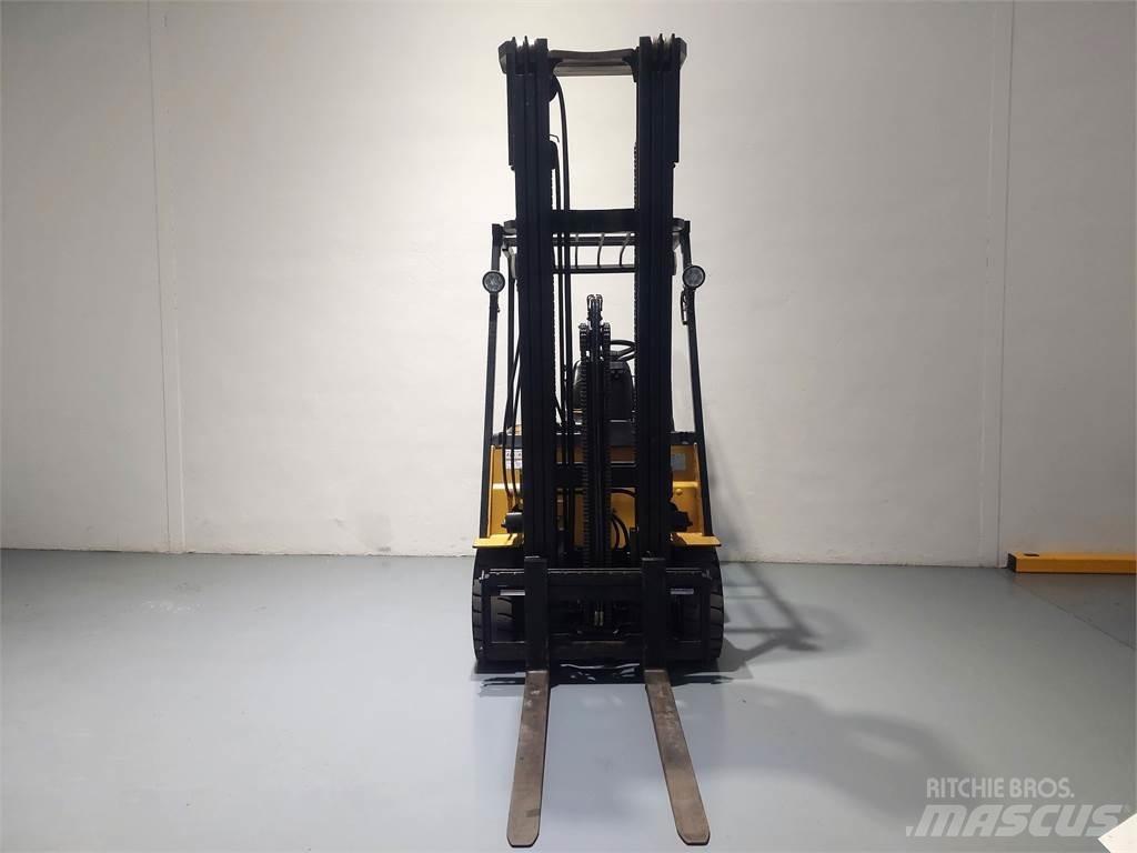 CAT EP25K PAC 電動堆高機