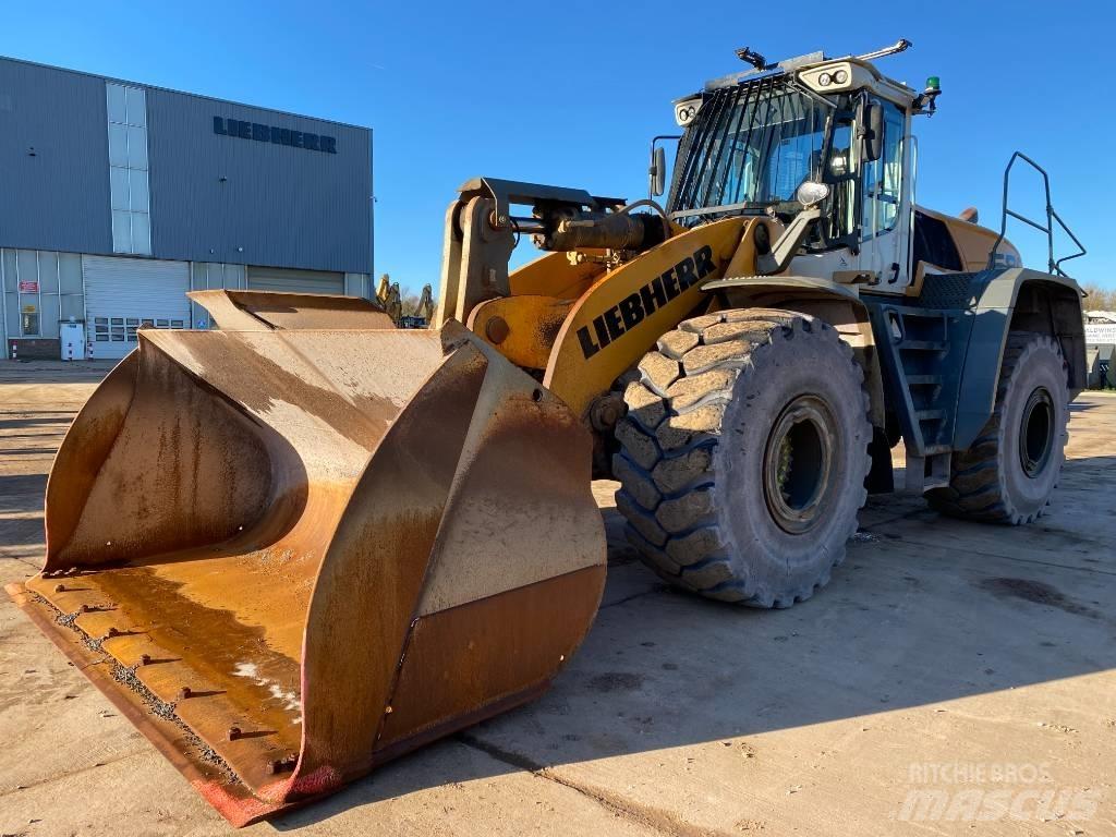 Liebherr L 586 輪胎式裝載機