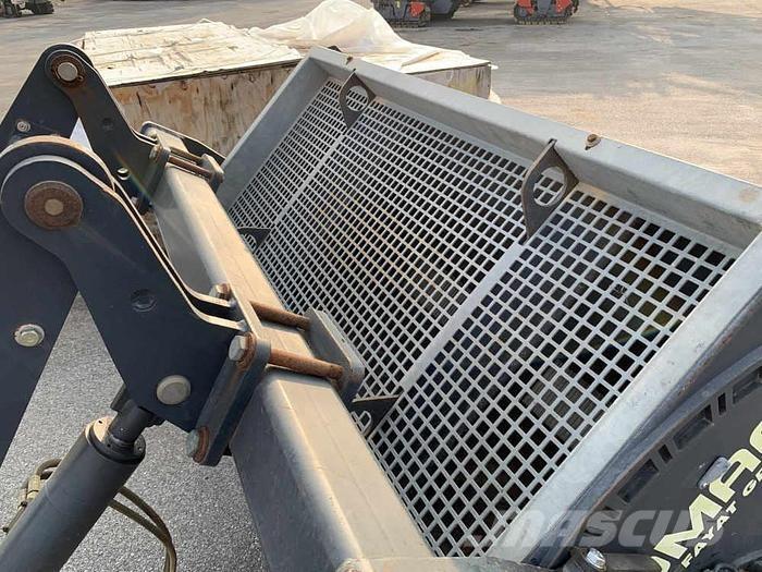 Bomag BS 180 砂鹽撒布機