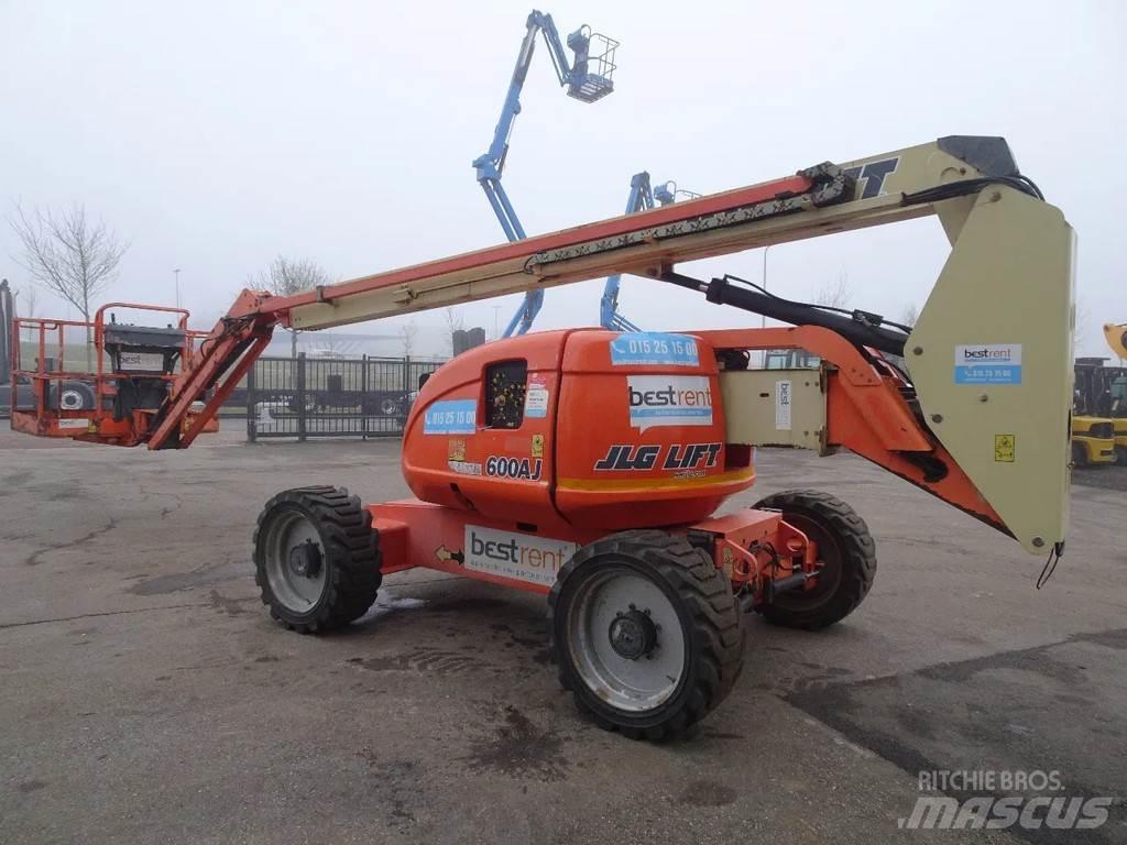 JLG 600AJ 曲臂高空作業車