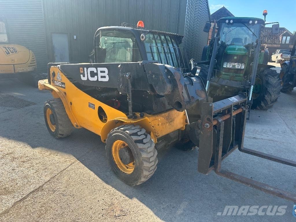 JCB 520-40 伸縮臂操作車