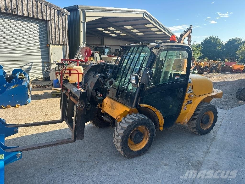 JCB 520-40 伸縮臂操作車