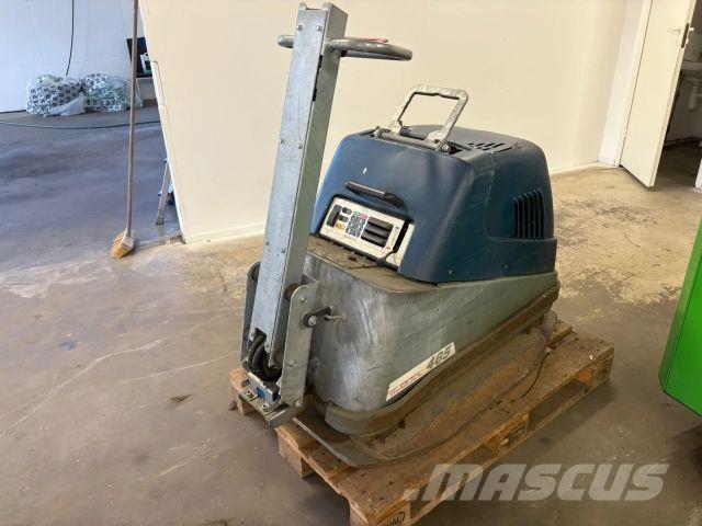 Swepac FB 465 土壤壓實機