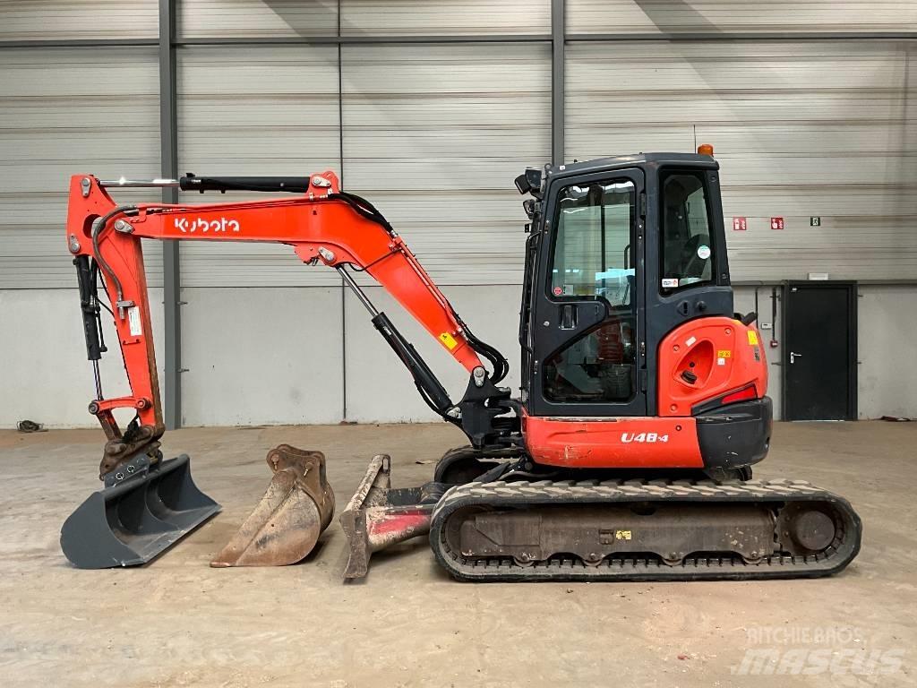 Kubota U 48-4 小型挖土機/掘鑿機<7t(小型挖掘機)