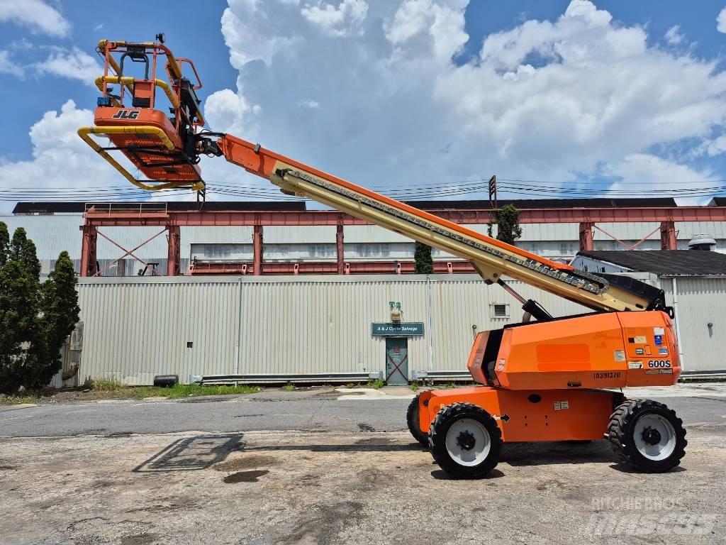 JLG 800 S 曲臂高空作業車