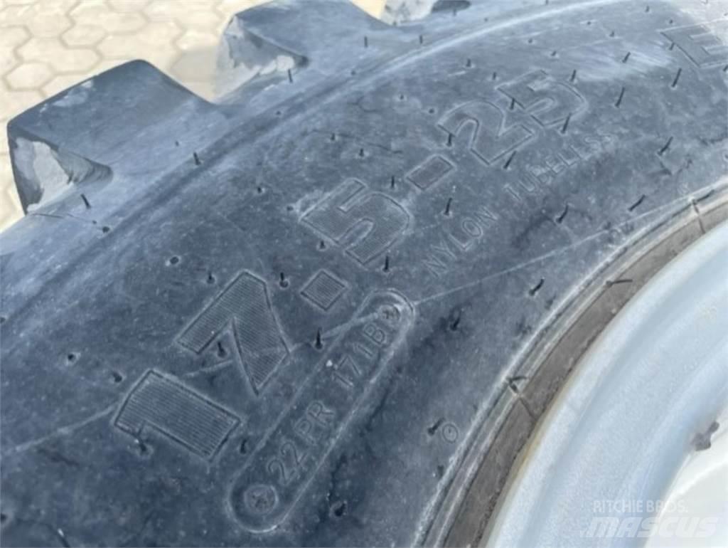  Øvrige ØVRIGE 輪胎、車輪和輪圈