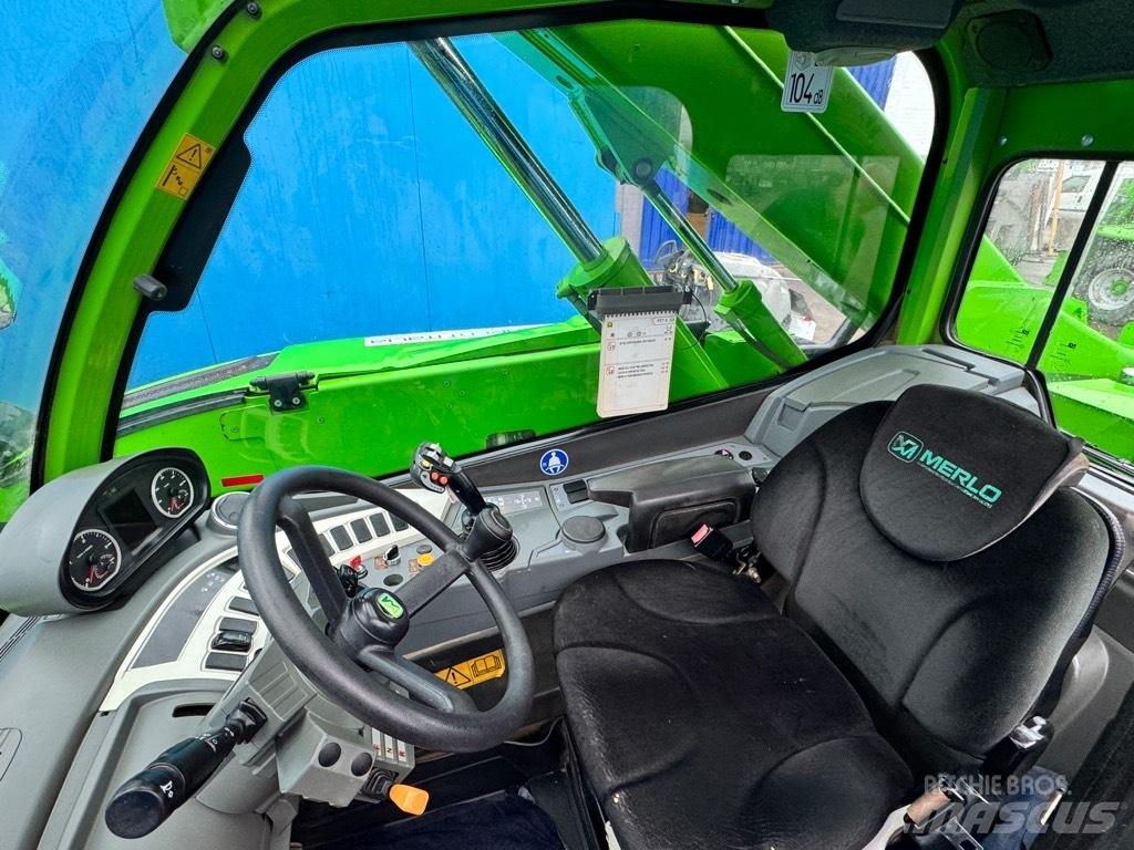 Merlo 27.6 PLUS 伸縮臂操作車