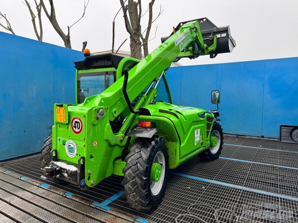Merlo 27.6 PLUS 伸縮臂操作車