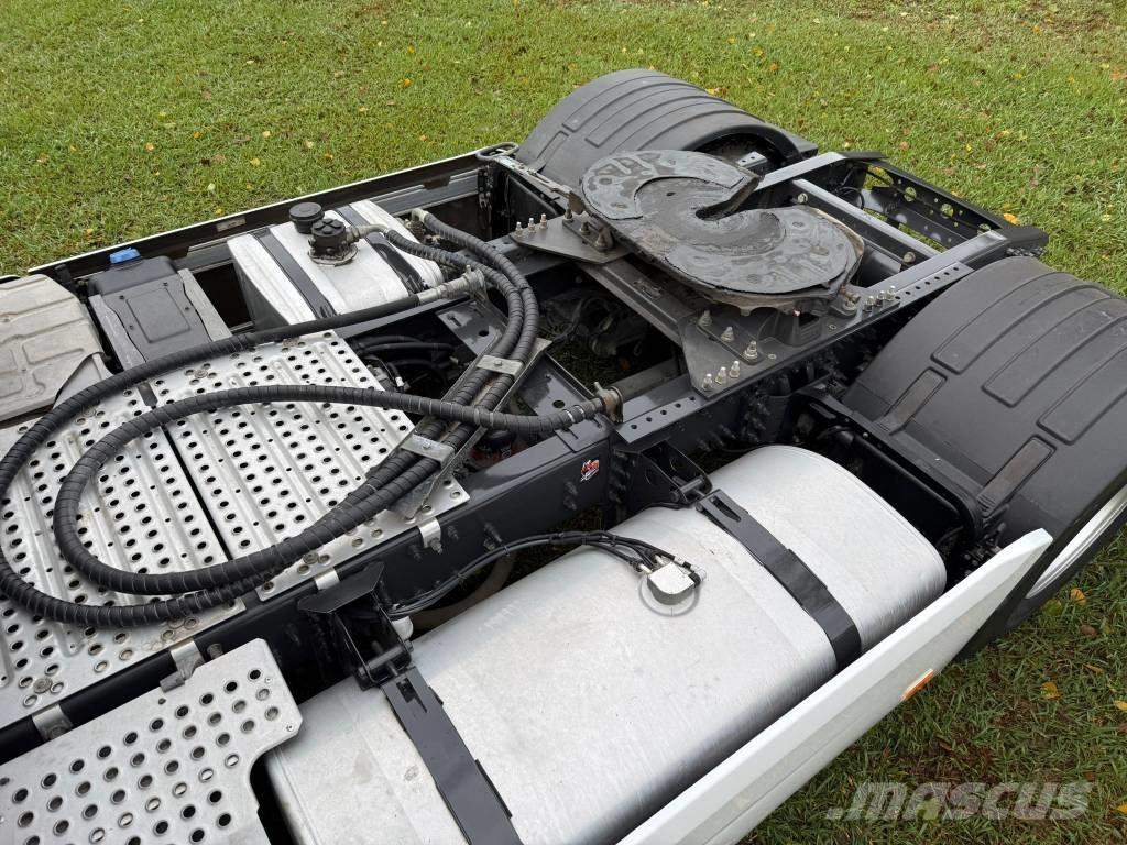 Renault T480 曳引機組件