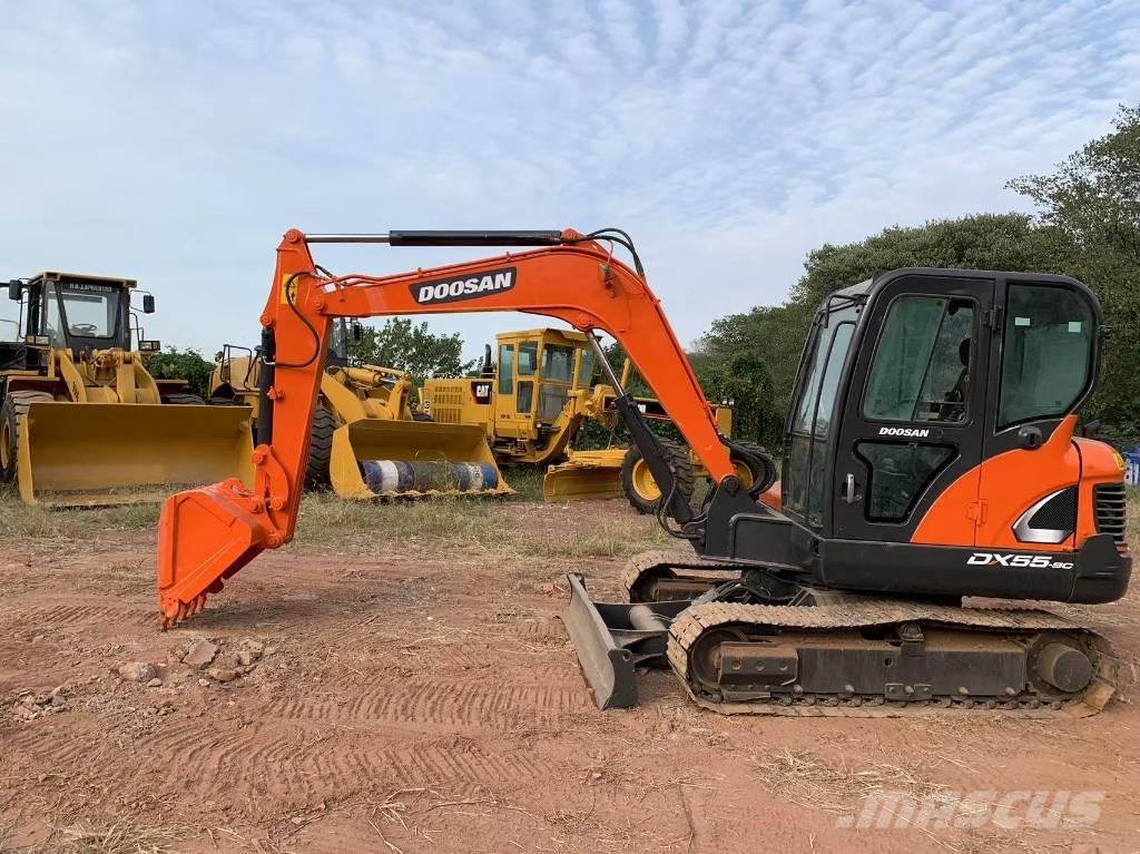 Doosan DX 55 小型挖土機/掘鑿機<7t(小型挖掘機)
