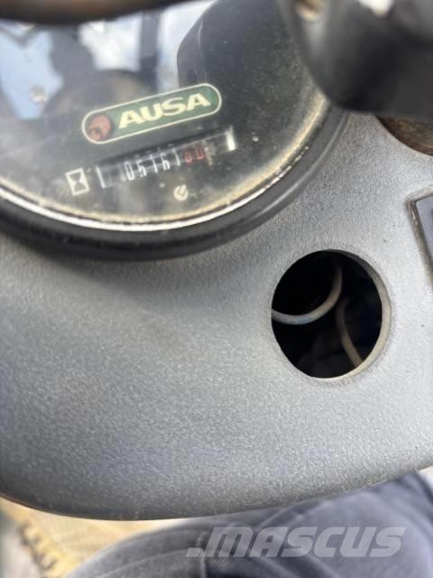 Ausa C 500 H X4 越野車