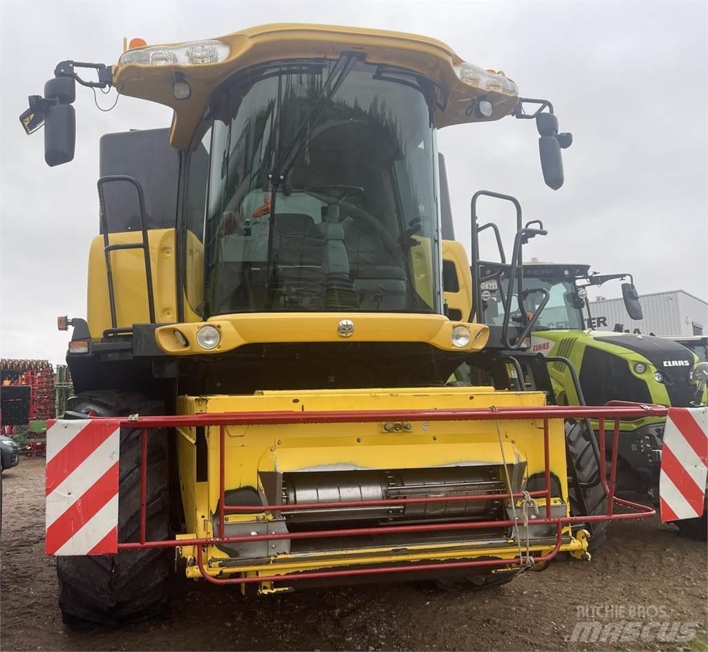New Holland CR 980 聯合收穫機