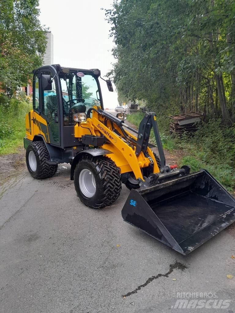Schäffer 2445s 滑移轉向裝載機